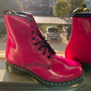 1460 SMOOTH LEATHER LACE UP BOOTS